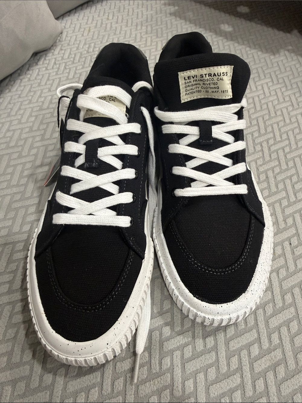 LEVI'S Men's Turner Canvas Casual Lace Up Sneaker Comfort Insole Size 9.5